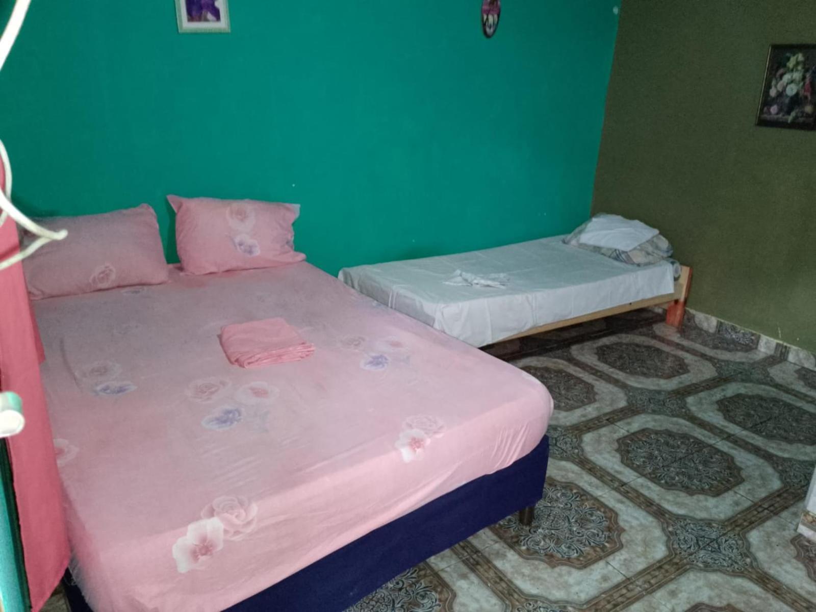 Hostel Loli Πουέρτο Ιγκουασού Εξωτερικό φωτογραφία