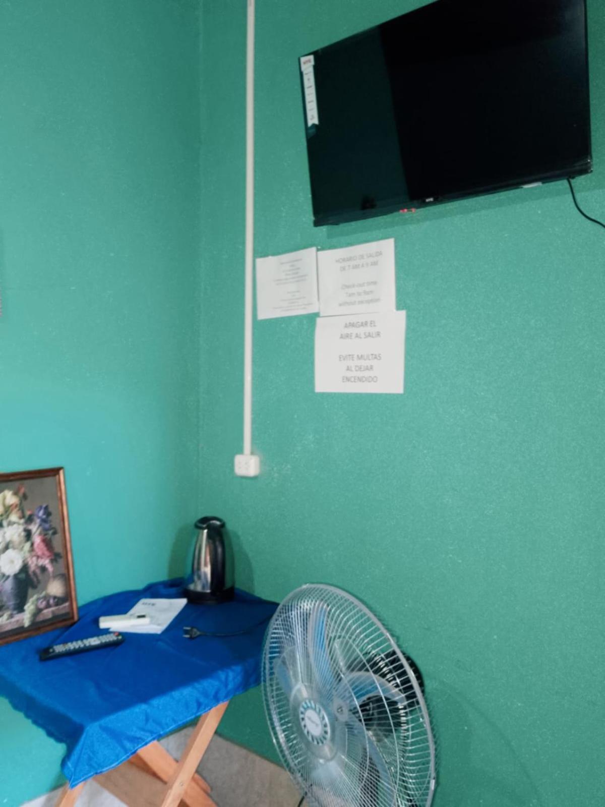 Hostel Loli Πουέρτο Ιγκουασού Εξωτερικό φωτογραφία