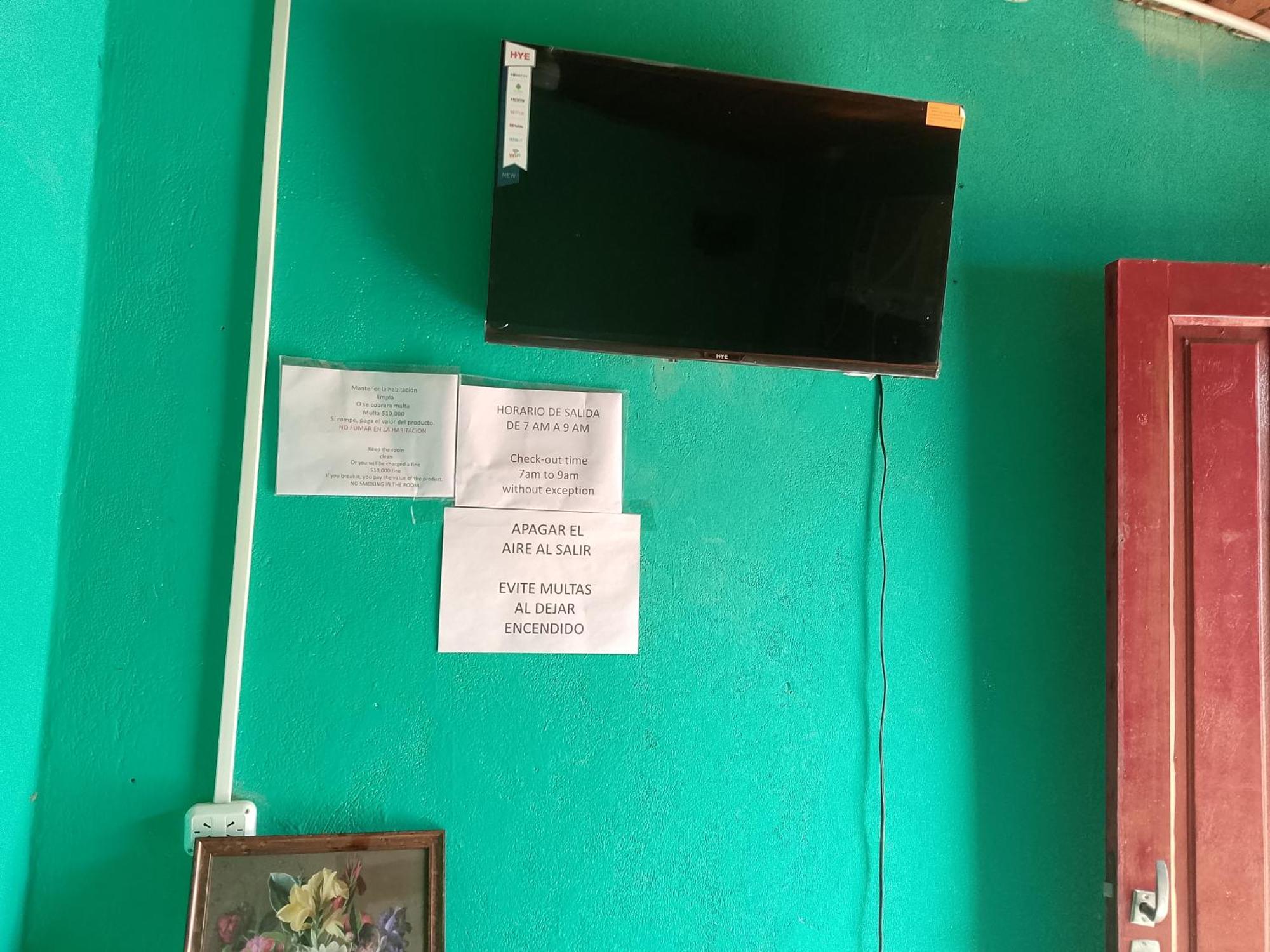 Hostel Loli Πουέρτο Ιγκουασού Εξωτερικό φωτογραφία