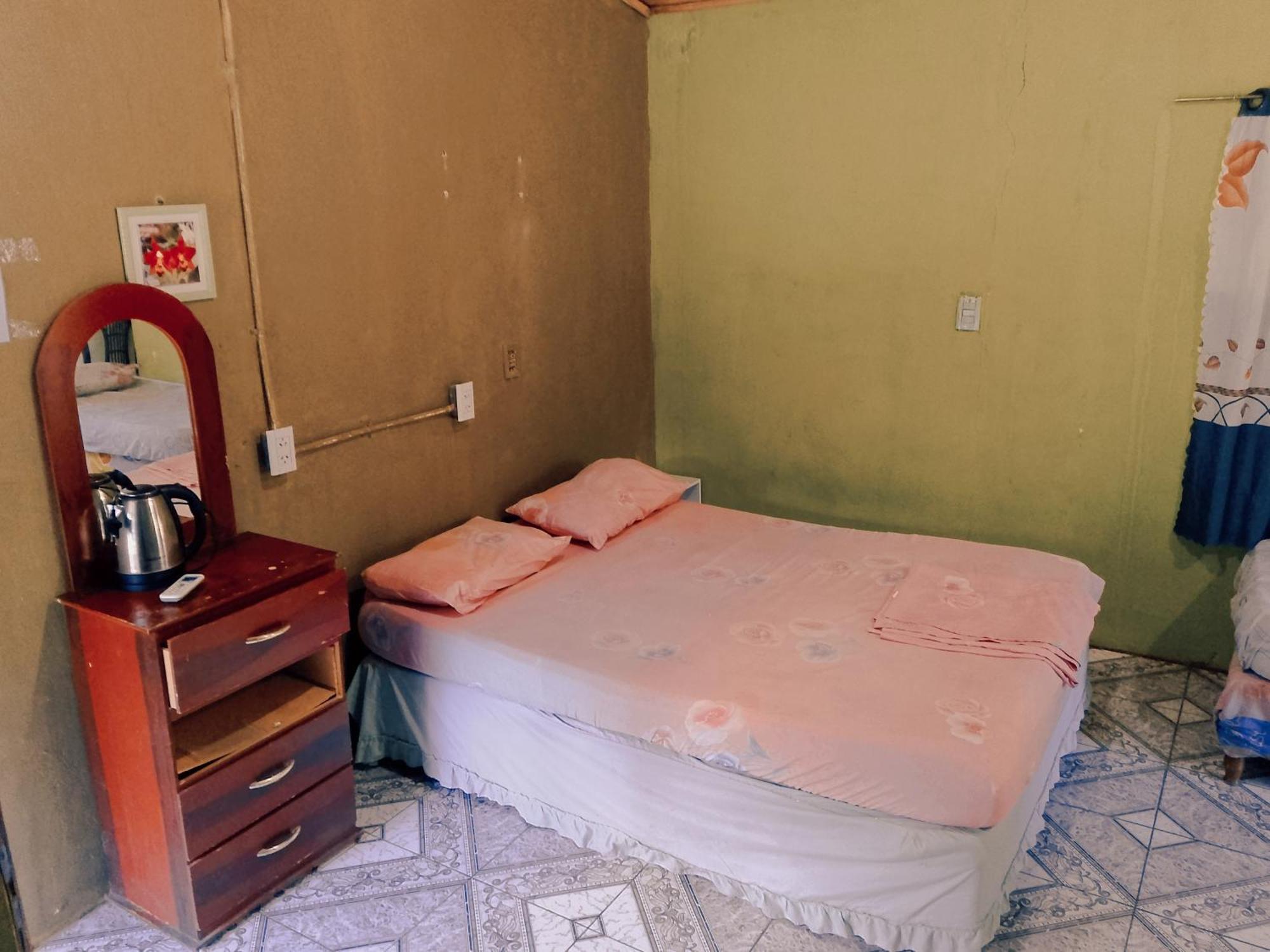 Hostel Loli Πουέρτο Ιγκουασού Δωμάτιο φωτογραφία